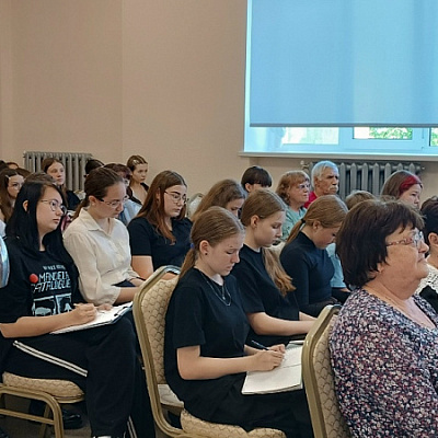 Визит делегации из Москвы в Никольский храм поселка Красные Баки