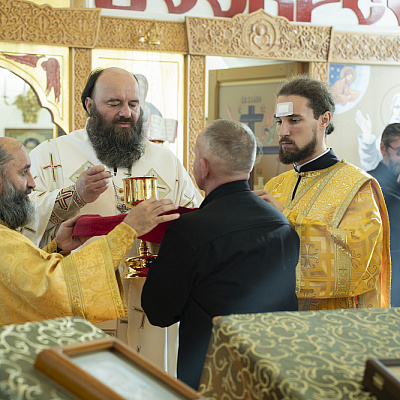 Епископ Городецкий и Ветлужский Парамон совершил Божественную литургию в храме преподобного Серафима Саровского п. Сухобезводное