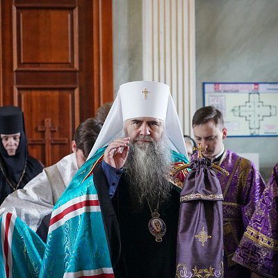Митрополит Георгий возглавил престольный праздник в Крестовоздвиженском монастыре Нижнего Новгорода