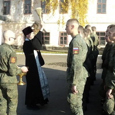 Помощник благочинного города Арзамаса совершил молебен в воинской части
