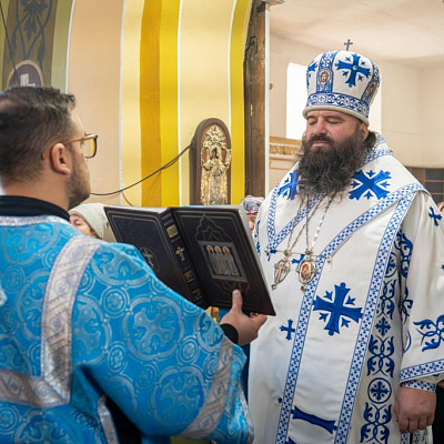 В престольный праздник Городецкого кафедрального собора Покрова Пресвятой Богородицы епископ Городецкий и Ветлужский Парамон совершил Божественную литургию