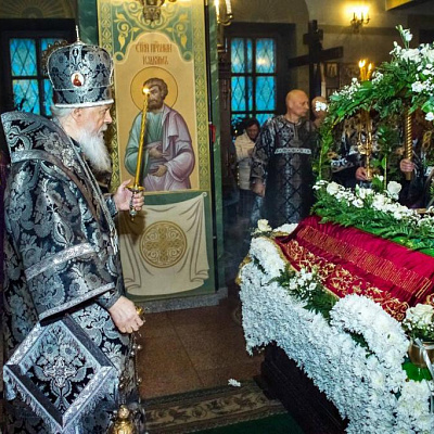 В Великий Пяток епископ Августин совершил вечерню с выносом Плащаницы Спасителя в Городецком Феодоровском мужском монастыре