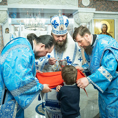 В субботу пятой седмицы Великого поста епископ Городецкий и Ветлужский Парамон совершил Божественную литургию в храме святителя Николая Чудотворца р.п. Красные Баки
