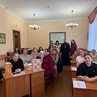В Заволжье священник поздравил будущих мам в День беременных