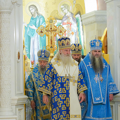 Митрополит Георгий сослужил митрополиту Каширскому Феогносту на Божественной литургии в Храме Христа Спасителя