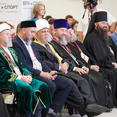 Епископ Городецкий и Ветлужский Парамон сослужил Главе Нижегородской митрополии на встрече ковчега с частицей Ризы Божией Матери в Александро-Невском кафедральном соборе 