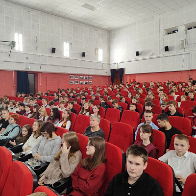 Клирики Нижегородской епархии посетили моноспектакль актера театра и кино Николая Перминова «Верь в себя»