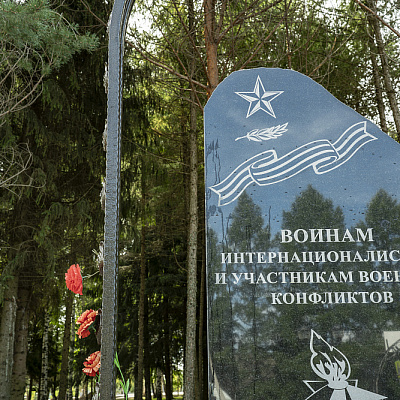 Епископ Городецкий и Ветлужский Парамон принял участие в торжественном открытии памятника в сквере Защитников Победы р.п. Тонкино