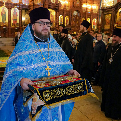 В кафедральном соборе Нижнего Новгорода совершены Божественная литургия и молебен на начало нового учебного года