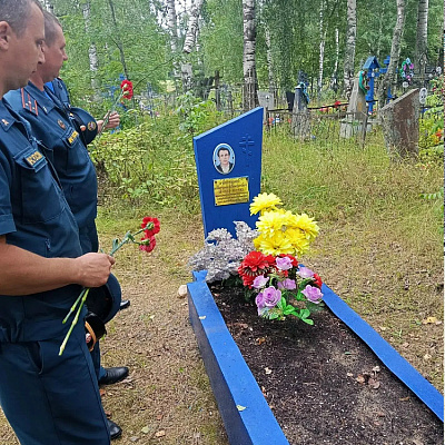 Священник Семеновского благочиния почтил память погибших пожарных в Семенове