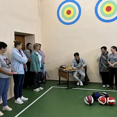 Благочинный Шарангского округа принял участие в общешкольном родительском собрании