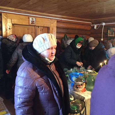 19 января в часовне Во имя Успения Пресвятой Богородицы в селе Новоуспенском был совершен чин освящения воды.