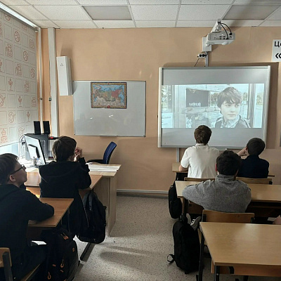 Помощник благочинного Шарангского округа провела киноуроки для школьников