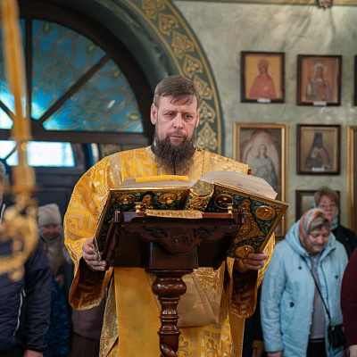 В Неделю 16-ю по Пятидесятнице епископ Городецкий и Ветлужский Парамон совершил Божественную литургию в Городецком Феодоровском мужском монастыре
