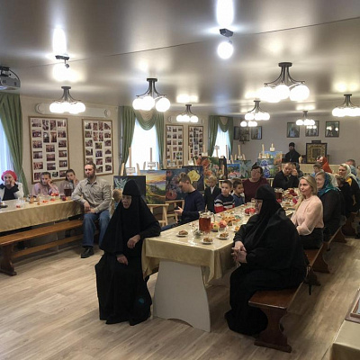 Семейному клубу «Подсолнух» Крестовоздвиженского Быдреевского монастыря – 10 лет