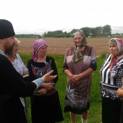 Молебен на установку Поклонного креста в поселке Серково Городецкого благочиния