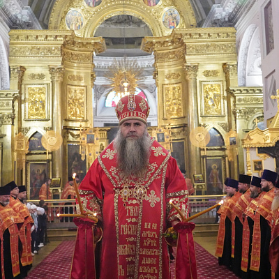 В канун престольного праздника Воскресенского кафедрального собора Арзамаса митрополит Георгий возглавил в нем великую вечерню