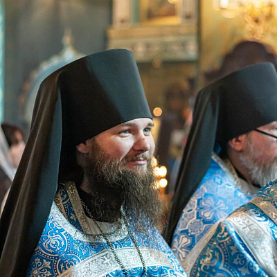 В праздник Похвалы Божией Матери епископ Городецкий и Ветлужский Августин совершил Божественную литургию в Феодоровском кафедральном соборе Городца