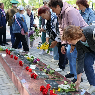 Помощник благочинного Ветлужско-Уренского округа по общим вопросам принял участие в митинге, посвященном Дню пограничной службы
