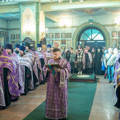 В престольный праздник Городецкого Феодоровского мужского монастыря епископ Городецкий и Ветлужский Парамон совершил Литургию Преждеосвященных Даров