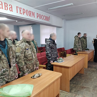 Помощник благочинного Автозаводского округа благословил добровольцев на отправку в зону СВО