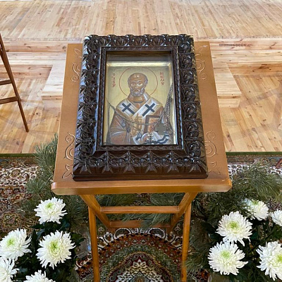 В праздник святителя Николая Чудотворца, в храме в честь преподобных Макария Унженского, Варнавы Ветлужского и Тихона Луховского посёлка Лапшанга Варнавинского благочиния, состоялась Божественная литургия 