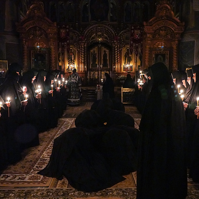 Глава Нижегородской митрополии совершил монашеский постриг трех насельниц Серафимо-Дивеевского монастыря