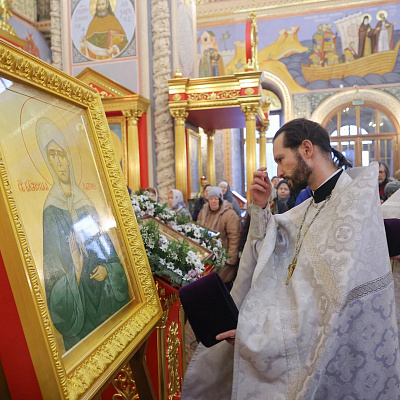 В храме в честь основателей Нижнего Новгорода торжественно встретили икону святой блаженной Матроны Московской