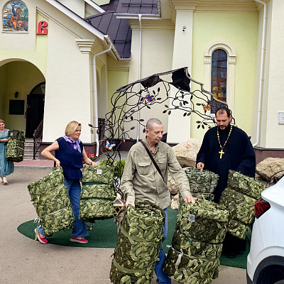 Клирик Воскресенского благочиния Нижегородской епархии освятил маскировочные сети для отправки в зону проведения СВО