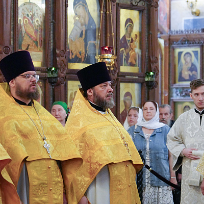 Епископ Городецкий и Ветлужский Парамон сослужил викарию Нижегородской епархии епископу Балахнинскому Илие на Божественной литургии в Александро-Невском кафедральном соборе