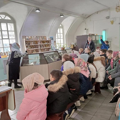 Проведение тематических экскурсионных встреч в храме Пресвятой Живоначальной Троицы в Шаранге