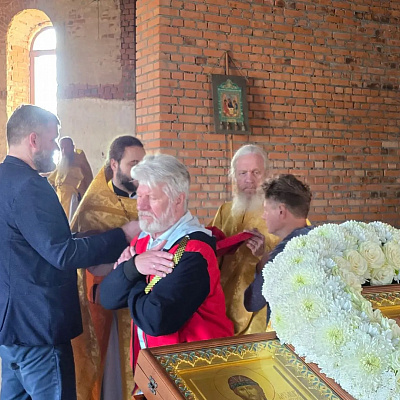 В восстанавливающемся Александро-Невском храме села Владимирово Борского района совершена Божественная литургия