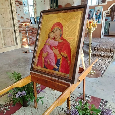 В Дальнеконстантиновском благочинии в возрождающемся храме села Кажлейка встретили Владимирскую икону Пресвятой Богородицы