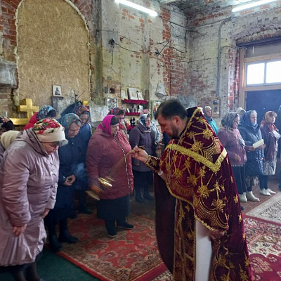 Первая Божественная литургия