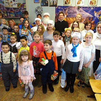 Светлый праздник Рождества! Нет счастливей торжества!
