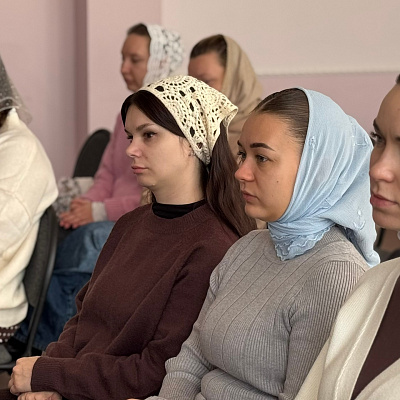 Клирик Дивеевского благочиния провел духовную беседу с паломнической группой