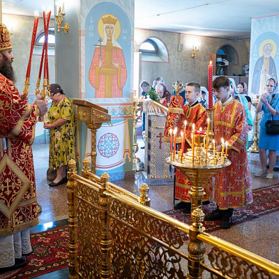 Епископ Городецкий и Ветлужский Парамон совершил Божественную литургию в храме Пресвятой Живоначальной Троицы г. Заволжье