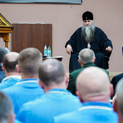 Митрополит Георгий встретился с пациентами и медицинским персоналом военного госпиталя в Нижнем Новгороде