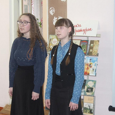 Семеновцы посетили книжно-иллюстративную выставку, где приняли участие в литературной викторине
