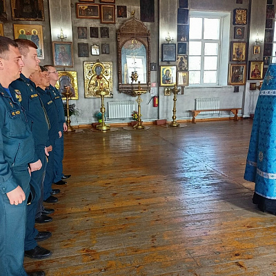 В Воскресенском благочинии состоялся молебен для сотрудников МЧС