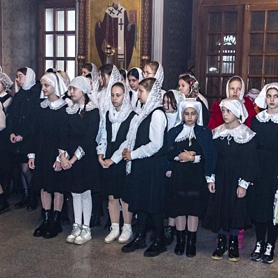 10 ноября, в день памяти великомученицы Параскевы Пятницы, в храме Быдреевского Кресто-Воздвиженского женского монастыря епископ Городецкий и Ветлужский Августин совершил Божественную литургию
