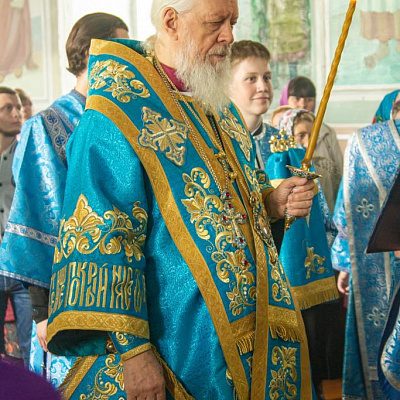 8 сентября, в день Сретения Владимирской иконы Божией Матери, епископ Городецкий и Ветлужский Августин совершил Божественную литургию в храме Казанской иконы Божией Матери села Роженцово Шарангского района.