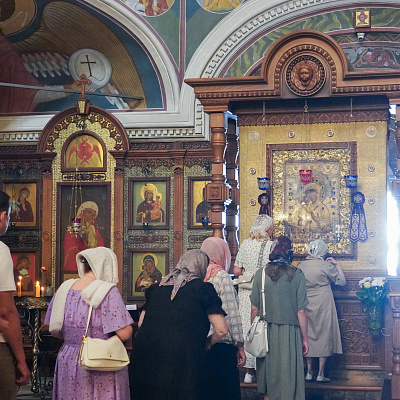 Глава Нижегородской митрополии совершил Божественную литургию в Александро-Невском кафедральном соборе Нижнего Новгорода