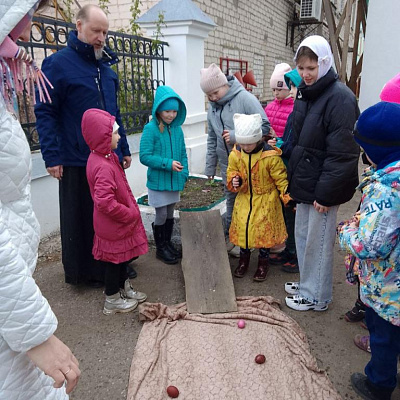 В Неделю Антипасхи прихожане храма в честь Трех Святилей г. Урень приняли участие в приходском празднике