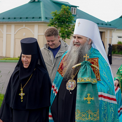 В канун Пятидесятницы глава Нижегородской митрополии совершил вечернее богослужение в Дивеевском монастыре