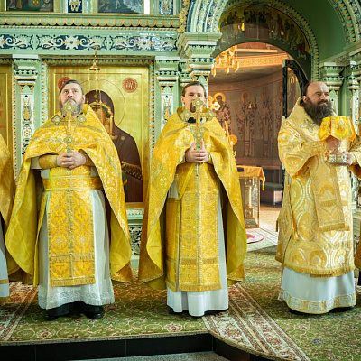 Епископ Городецкий и Ветлужский Парамон совершил Божественную литургию в Городецком Феодоровском мужском монастыре