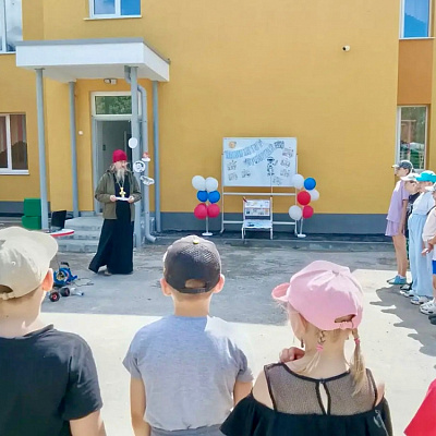 Священник Сокольского благочиния посетил открытие летнего лагеря