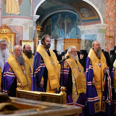 Епископ Городецкий и Ветлужский Парамон сослужил Главе Нижегородской митрополии в Свято-Троицком Серафимо-Дивеевском женском монастыре