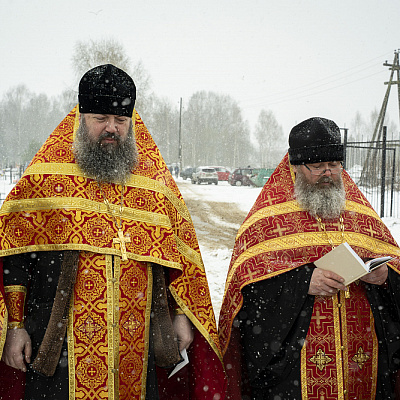 В день Радоницы епископ Городецкий и Ветлужский Парамон совершил литию по погибшим войнам СВО на «Аллее героев» Кудашихинского кладбища г. Городца