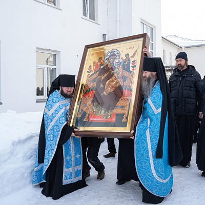В Городце встретили икону Пресвятой Богородицы «Всецарица», написанную на Афоне